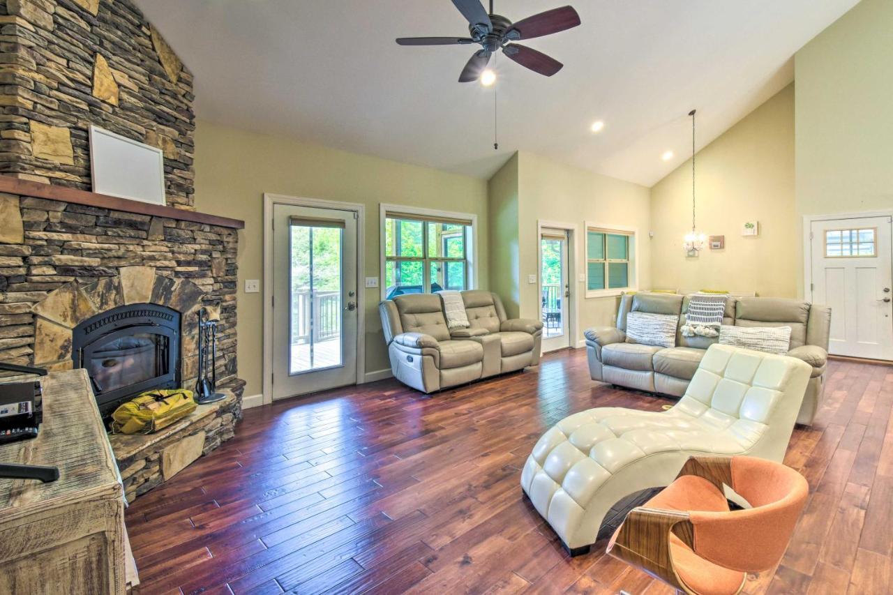 Cozy Riverside Dahlonega Home With Kayaks And Fire Pit Exterior photo